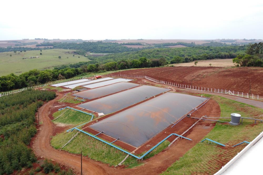 Usina híbrida de biogás e energia fotovoltaica, em Ouro Verde do Oeste. Foto: Geraldo Bubniak/Arquivo AEN