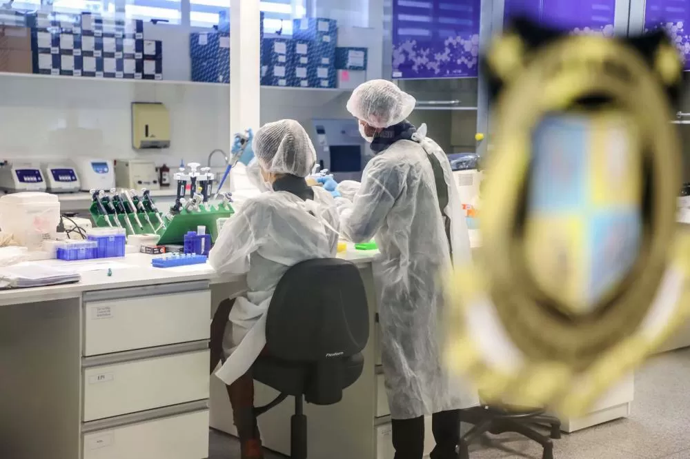 Polícia Científica do Paraná coleta DNA de familiares para identificar pessoas desaparecidas Foto: SESP-PR