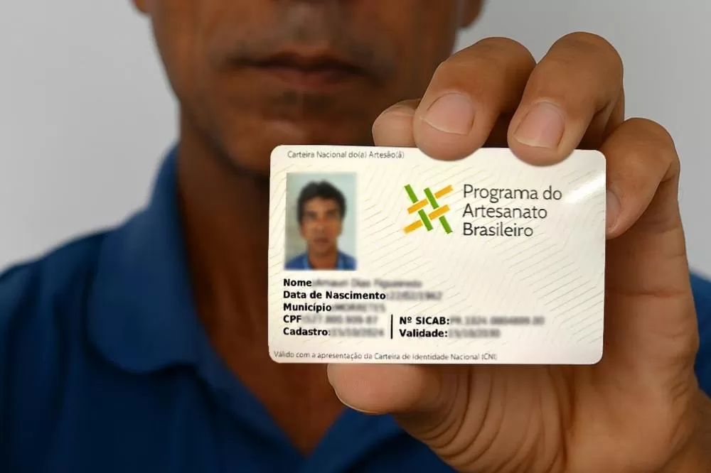 Paraná fortalece política para artesãos com mutirão de emissão da carteira nacional Foto: Talita Lopes / SEMIPI