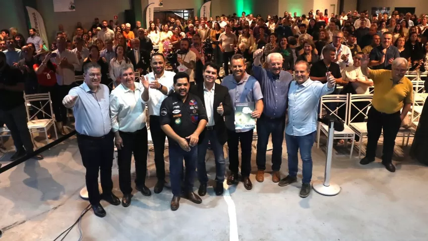 Lideranças políticas, entidades e moradores da região do Norte Pioneiro apresentaram uma série de demandas voltadas principalmente para investimentos em infraestrutura e saúde. Créditos: Valdir Amaral/Alep