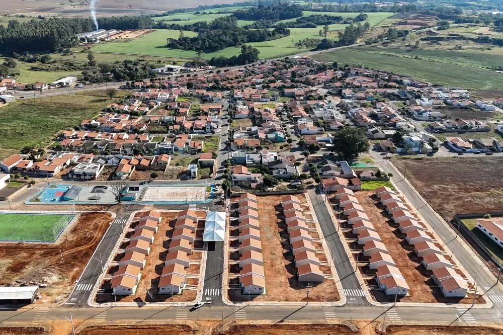 Garantia da casa própria: Estado propõe perdoar dívidas de até R$ 7 mil com a Cohapar Foto: Roberto Dziura Jr/AEN