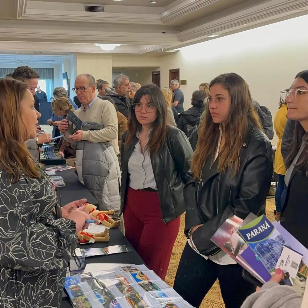 Foz do Iguaçu participa do Meeting Paraná em Montevidéu