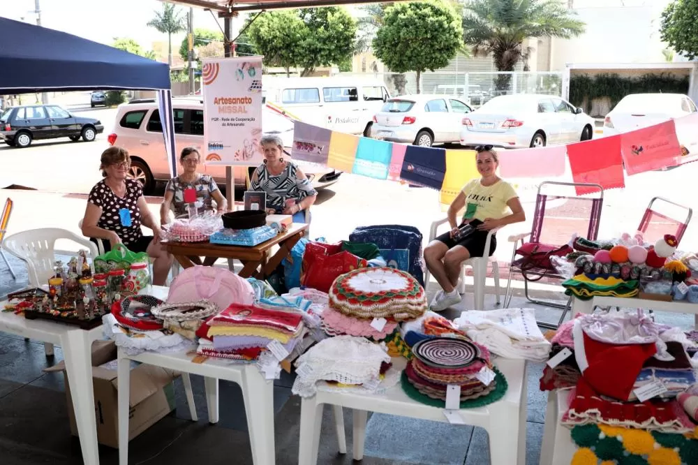 Artesãos lindeiros participam do IV Encontro e III Feira de Artesanato em Santa Helena