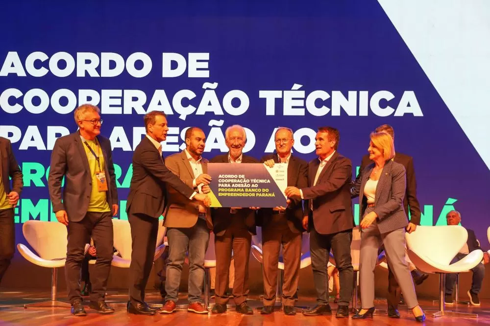 O Governo do Estado e a Prefeitura de Curitiba aproveitaram o grande público presente na Feira do Empreendedor do Sebrae 2025 para anunciar uma nova parceria que vai ampliar o acesso ao crédito para pequenos negócios na Capital. Foto: Igor Jacinto/Vice-go