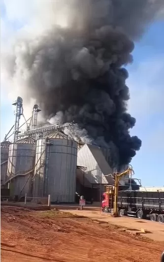 Incêndio em fábrica de ração em São Roque