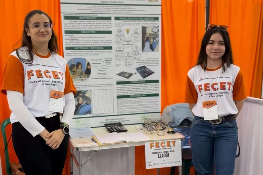 Alunas da rede estadual vão apresentar na Índia calculadora para deficientes visuais Foto: SEED-PR