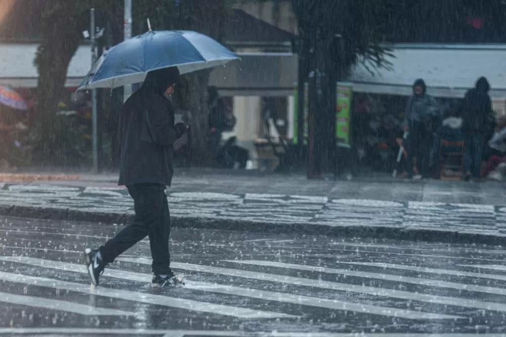 Áreas de instabilidade trazem chuva nesta segunda, que se espalha pelo Paraná terça-feira Foto: Geraldo Bubniak/AEN