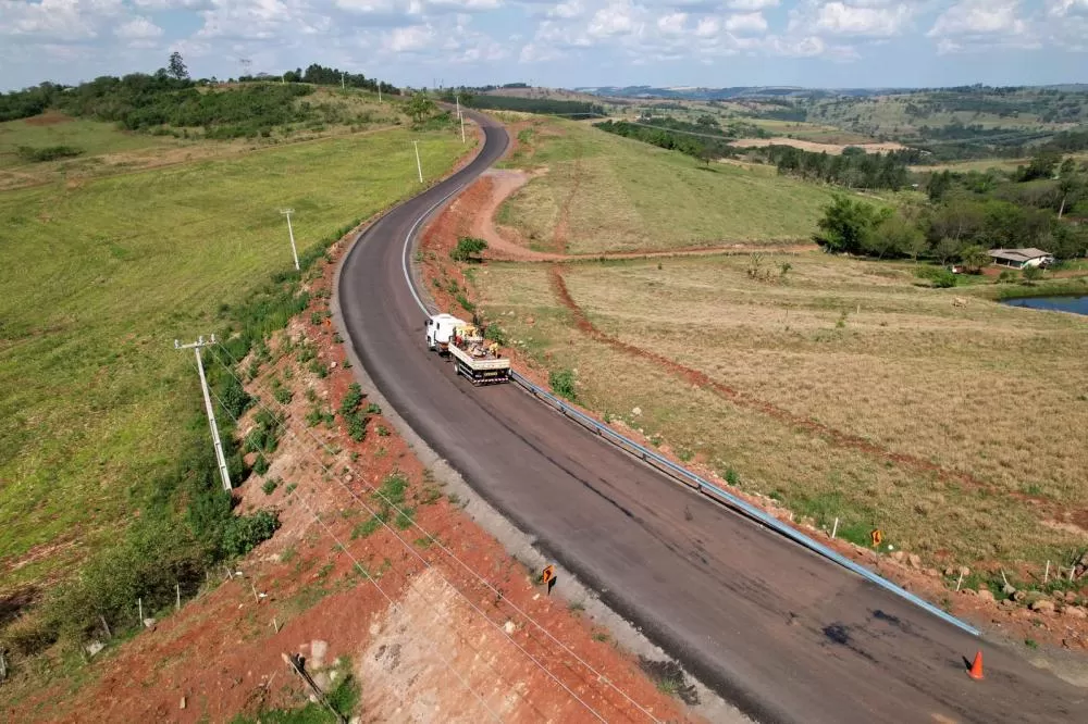 Nova estrada entre Ramilândia e Santa Helena chega a 76,32% de execução Foto: DER-PR