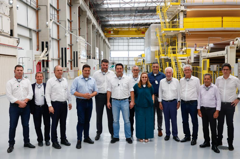 Governador Carlos Massa Ratinho Junior visita a fábrica da Klabin, em Ortigueira. Foto: Gabriel Rosa/AEN