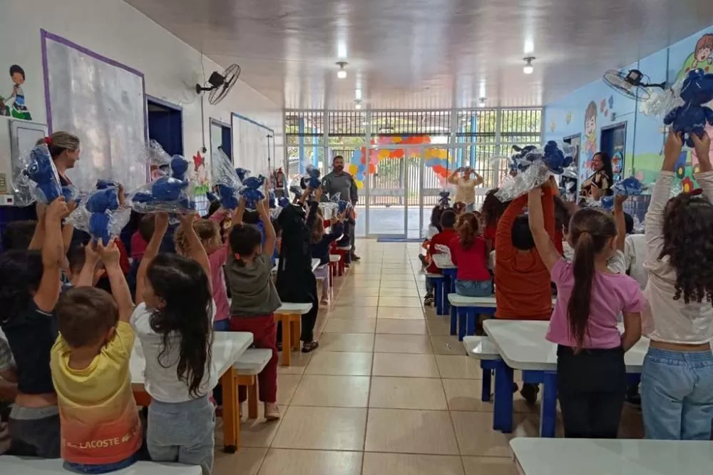 Mais de 4 mil amigurumis confeccionados por pessoas privadas de liberdade são distribuídos a crianças em Foz do Iguaçu Foto: PPPR