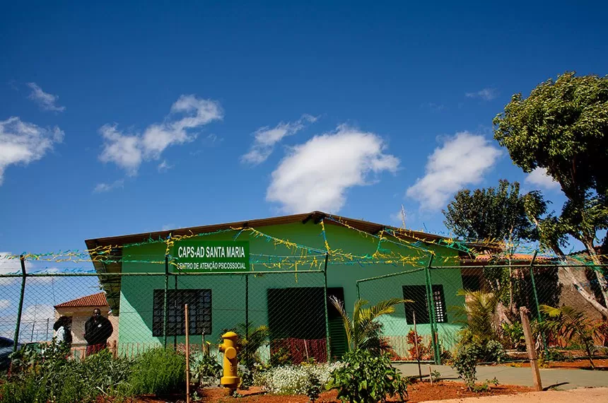 Centro de Atenção Psicossocial Álcool e Drogas, no DF: lei inclui no ECA a garantia de atendimento multiprofissional Lia de Paula/Agência Senado Fonte: Agência Senado