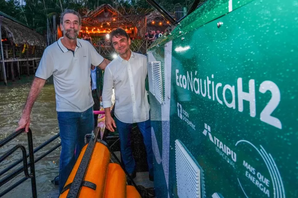 Enio Verri e o ministro do Turismo, Celso Sabino. Foto: Rafa Kondlatsch/Itaipu Binacional.