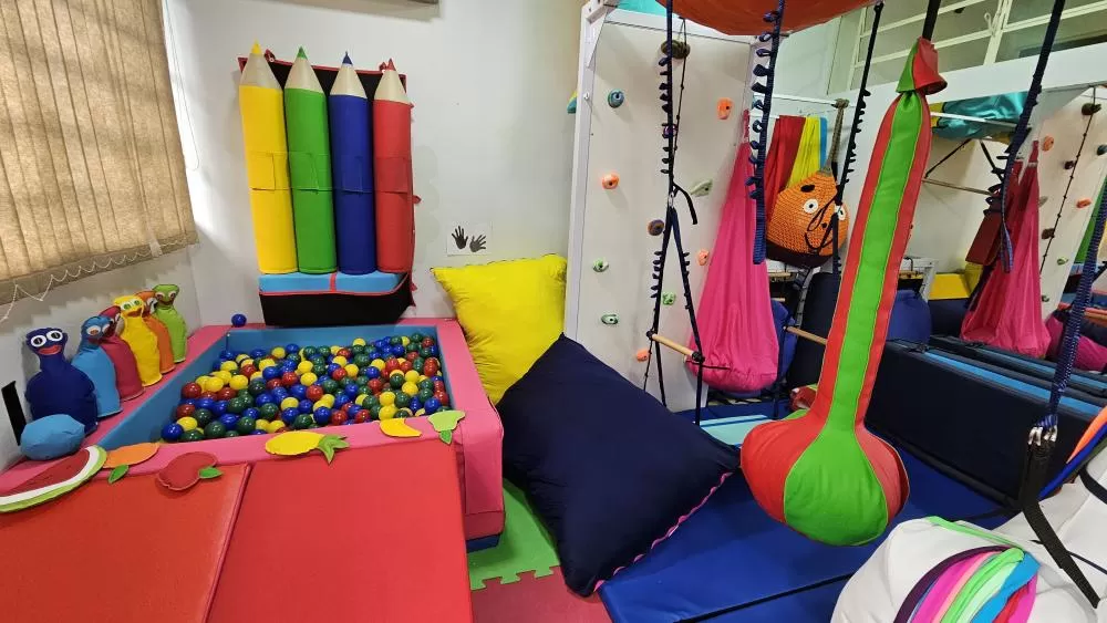 Copagril doa equipamentos para Sala Sensorial da APAE de Marechal Rondon