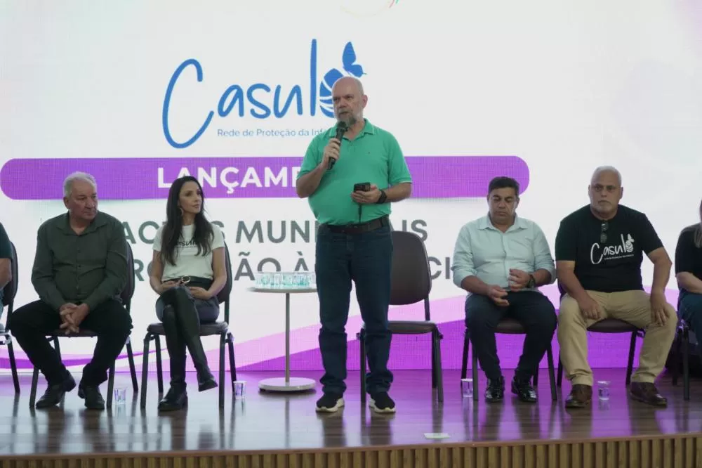 Representante da Itapu Binacional, Werner Olinto, em celebração pelos decretos de proteção à infância. Foto: Divulgação.