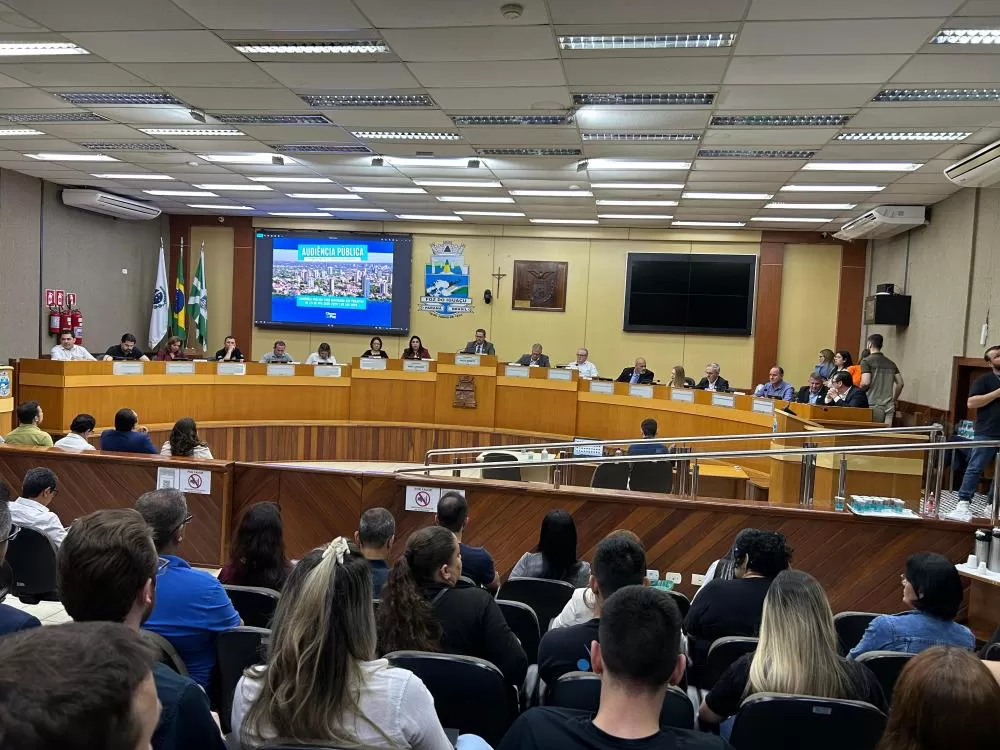 Audiência Pública debate PPA 2026–2029 e LOA 2026 e aponta prioridades para o orçamento de Foz do Iguaçu