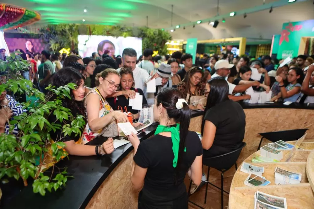 Movimentação no estande da Itaipu na COP30. Foto: Gustavo de Souza/Itaipu Binacional.
