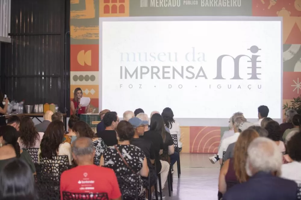 Jornalistas e demais profissionais da imprensa iguaçuense prestigiaram o lançamento. Foto: Roberto Lemos/Museu da Imprensa