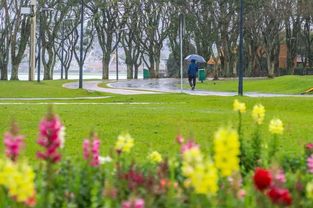 Novembro é marcado por três tornados e chuva muito acima da média no Paraná Foto: José Fernando Ogura/Prefeitura de Curitiba