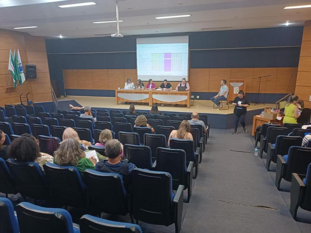 Ainda na noite de domingo (01) foram conhecidos os nomes dos candidatos mais votados para assumir uma vaga de conselheiro tutelar no município