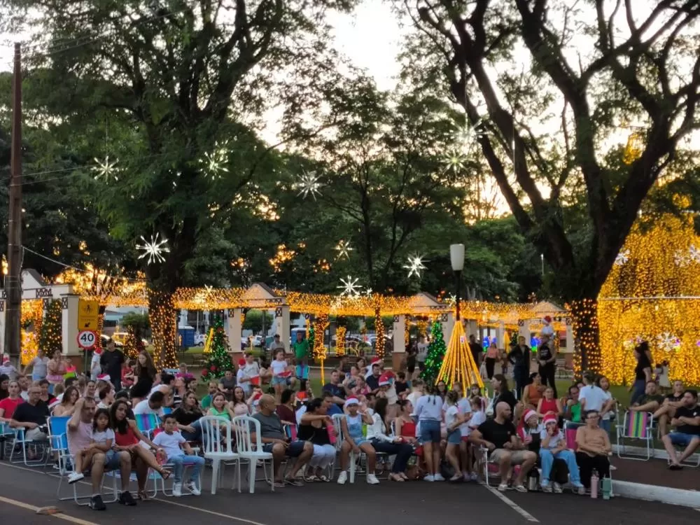 “Natal Luz e Encanto” emociona o público nesta quinta-feira em Marechal Cândido Rondon