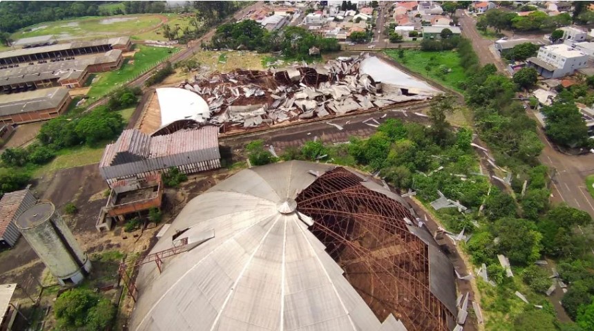 O que se sabe sobre o tornado que atingiu Cascavel nesta quarta (4)