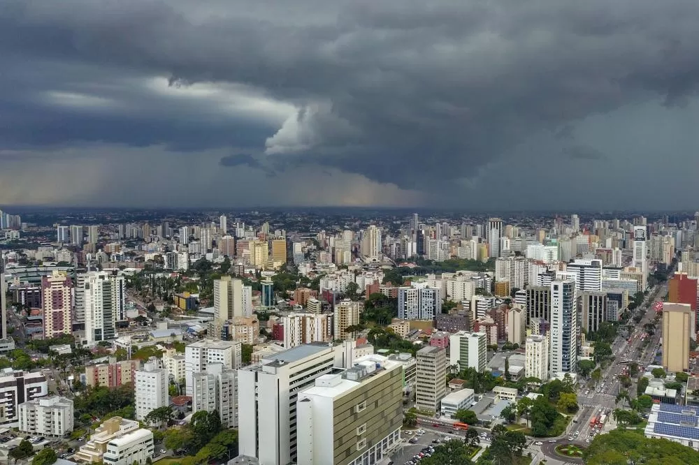 APÓS SEMANA DE CALOR INTENSO, 2026 CHEGA COM CHUVA E TEMPERATURAS MAIS AMENAS AO PARANÁ Foto: José Fernando Ogura/Arquivo AEN