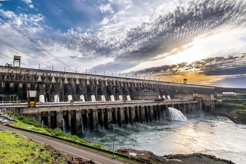 Usina de Itaipu fecha 2025 com produção de 72,879 milhões de MWh, energia suficiente para abastecer o planeta por um dia 