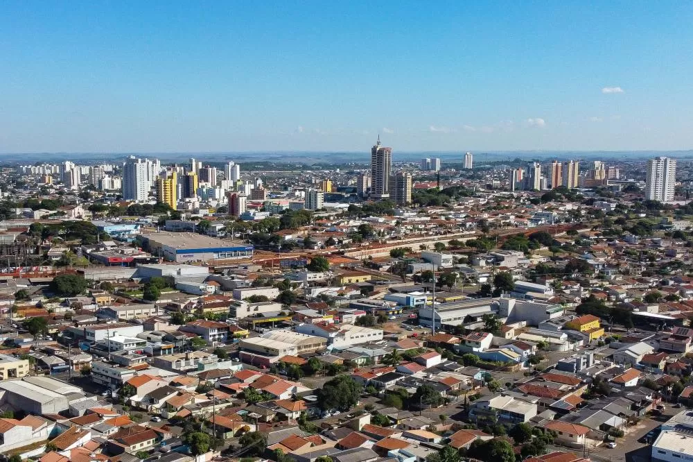 348 cidades do Paraná tiveram saldo positivo de empregos de janeiro a novembro de 2025
