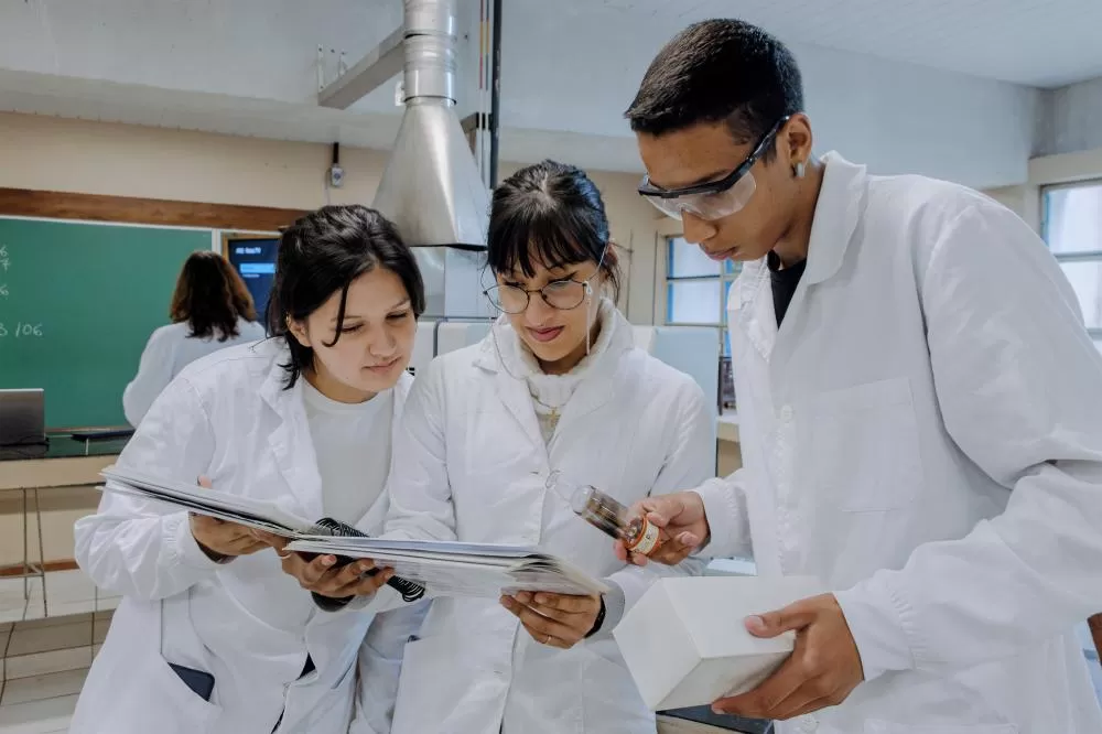 Educação profissional escolas estaduais reabrem matrículas para cursos técnicos no Paraná Foto: Lucas Fermin/SEED
