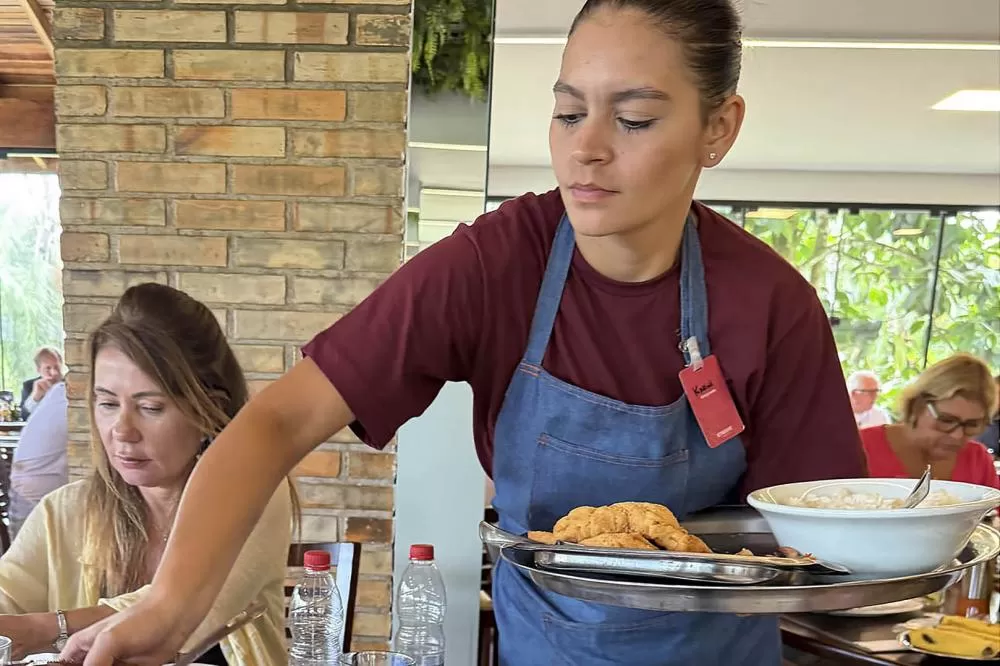 Turismo do Paraná gera 7,8 mil empregos formais até novembro de 2025, aponta Caged Foto: Viaje Paraná