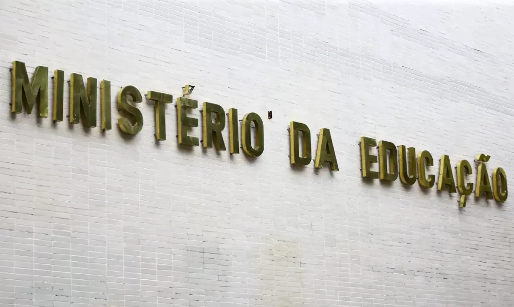Governo recompõe orçamento para educação e ciência