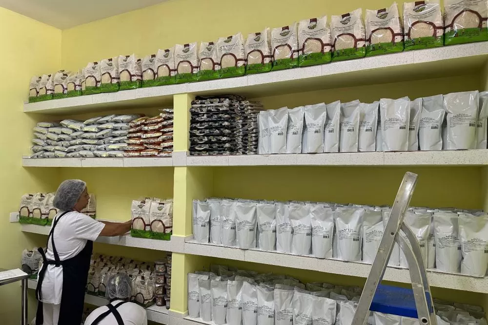 Colégios recebem primeira remessa de alimentos do ano com novidade da tecnologia ATM Foto: Karina Audrey/Fundepar