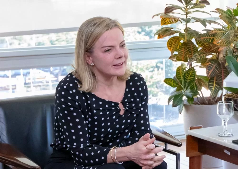 Ministra Gleisi Hoffmann cumpre agenda em Paranaguá neste sábado (31)