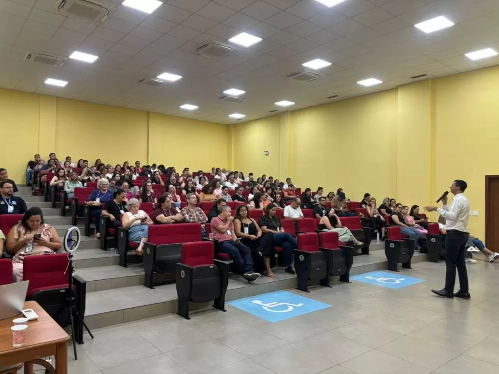 Capacitação fortalece atuação intersetorial no atendimento às famílias em Foz do Iguaçu