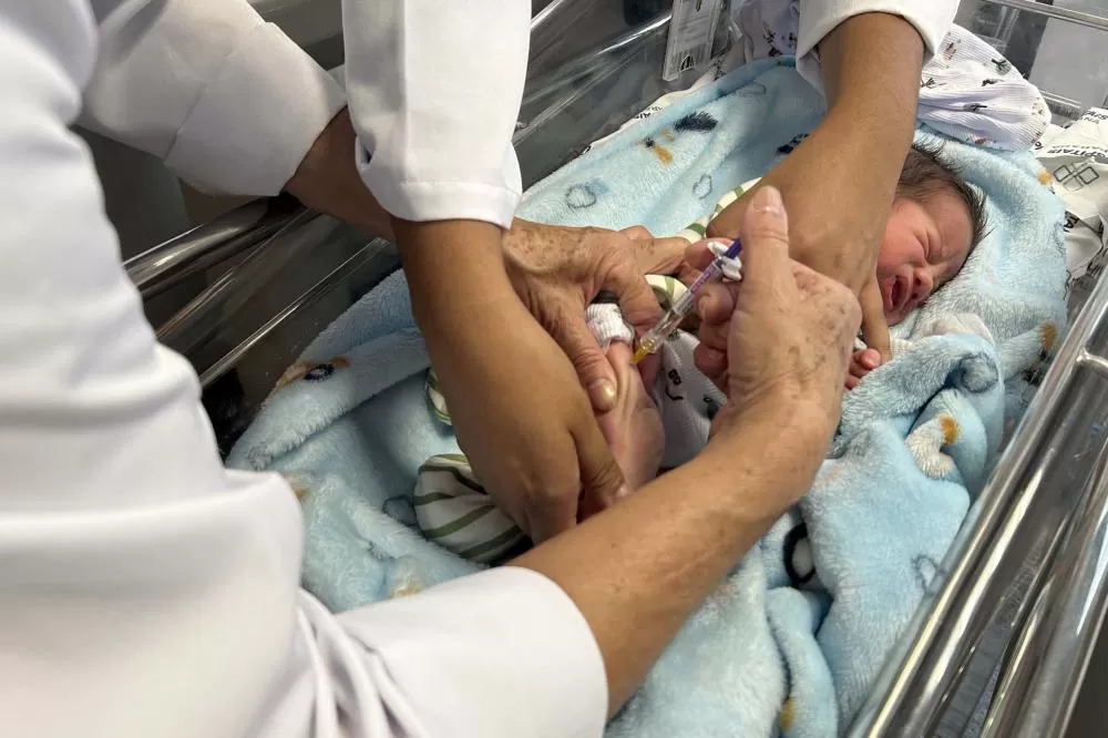 Maternidades do Paraná iniciam aplicação de novo medicamento para prevenir vírus sincicial em bebês Foto: SESA