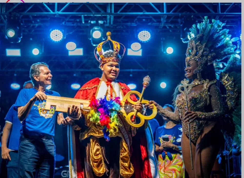 Hoje às 22h, o grupo Falamansa comanda o FozFolia trazendo o xote da alegria para toda a avenida. Um dos shows mais esparedos pelos foliões.