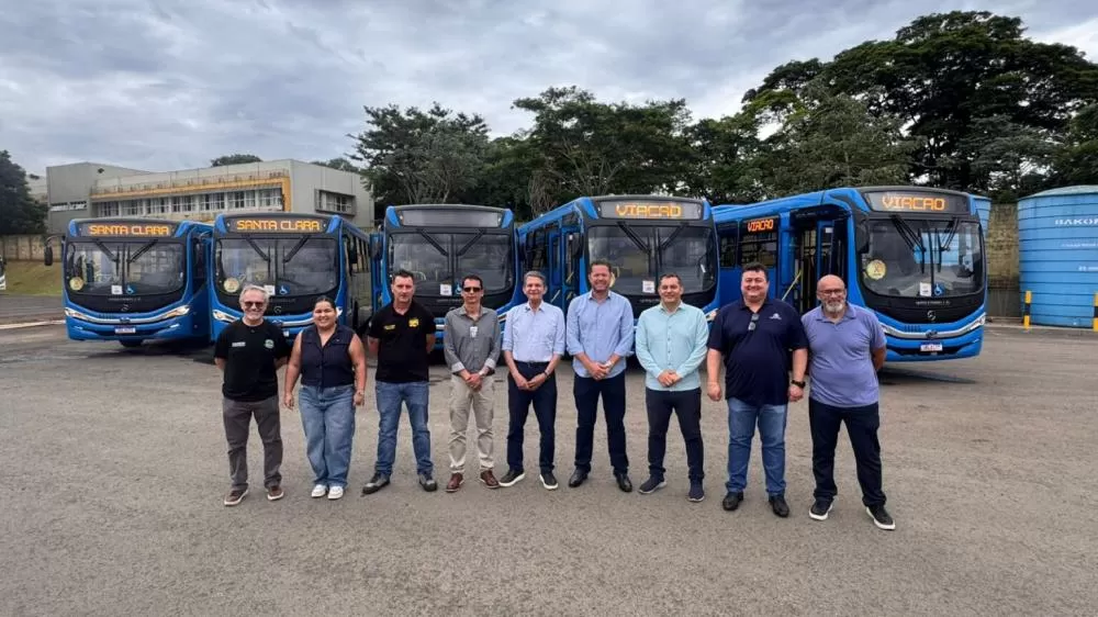Município recebe 5 ônibus 0 km com ar-condicionado e amplia frota climatizada para 88%