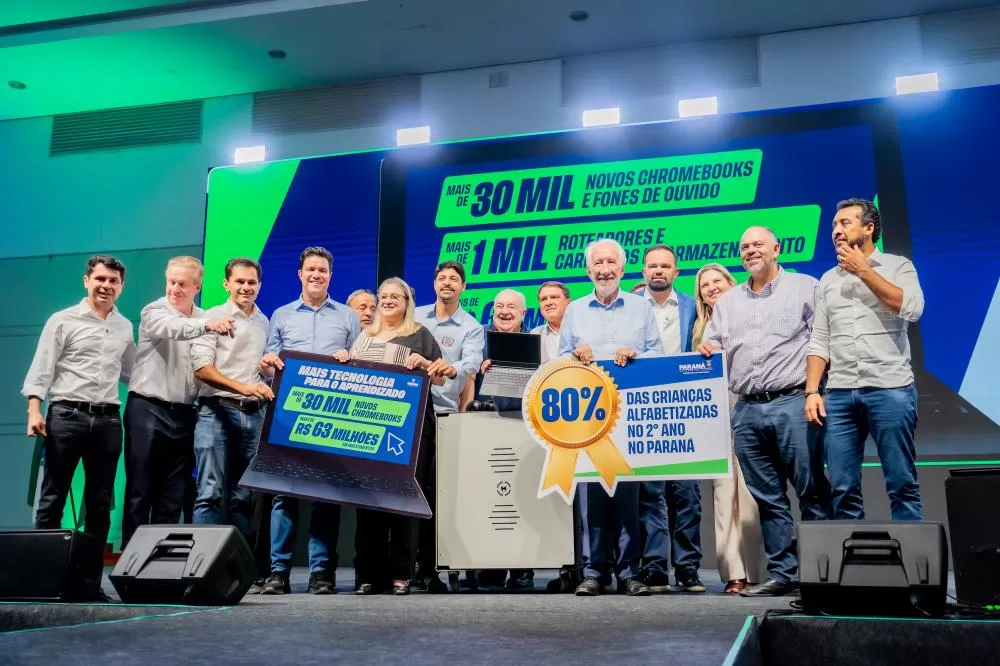 Estado anuncia R$ 63,5 milhões em kits tecnológicos para escolas municipais Foto: Silvio Turra/SEED