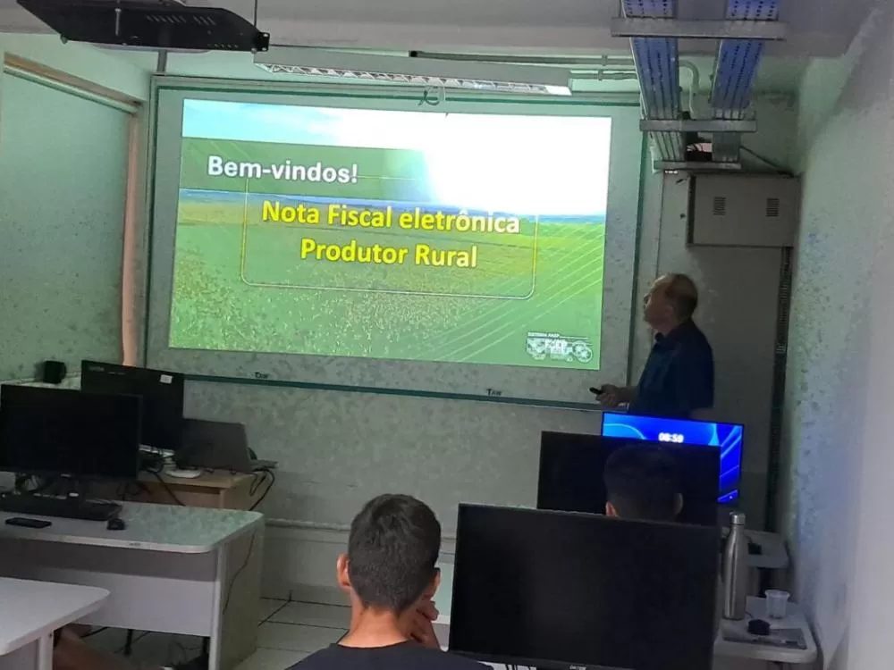 Prefeitura de Foz e parceiros iniciam ciclo de capacitação sobre Nota Fiscal Eletrônica para produtores rurais