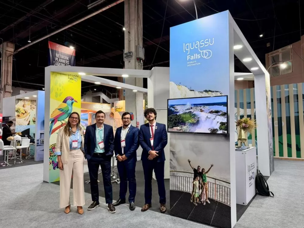  Presentes no Routes America 2026 a diretora de Pessoas da Motiva, Graziella Maso; secretário de Turismo de Foz do Iguaçu, Jin Petrycoski; líder de Transporte Aéreo da Embratur, Maurício Mascarenhas e o Analista de Transportes Aéreos, Gabriel Rangel.