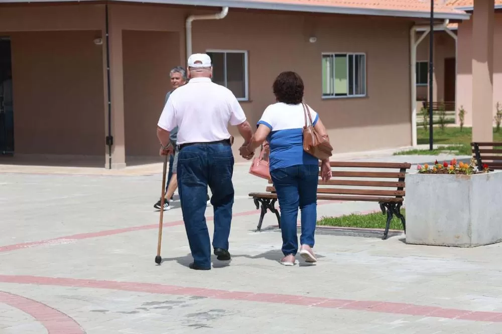 Saúde alerta sobre risco de queda de idosos; foram 13 mil casos em 2025 Foto: Roberto Dziura Jr/AEN