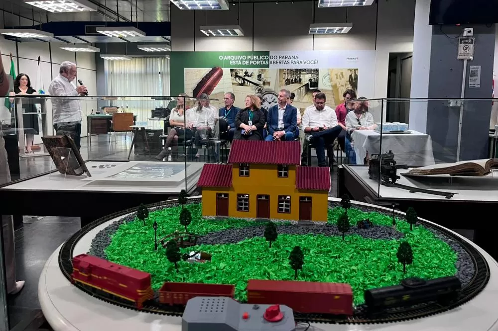 Ferrovias do Paraná são tema da primeira exposição do Arquivo Público em 2026