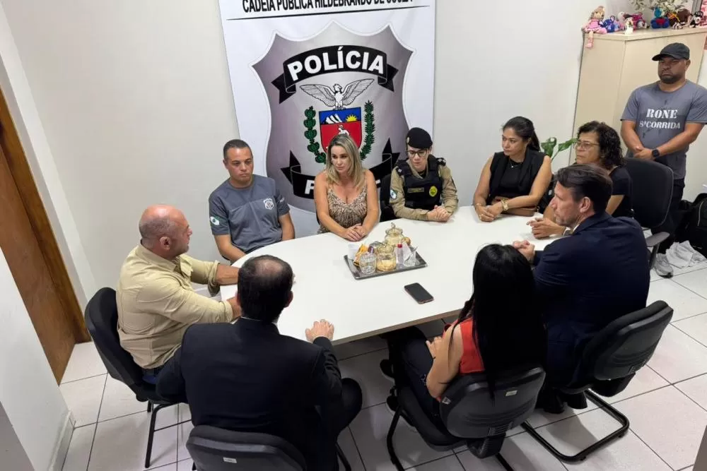 Governo, MPPR e OAB/PR vistoriam cela de Filipe Martins em Ponta Grossa Foto: Ricardo Ribeiro/AEN