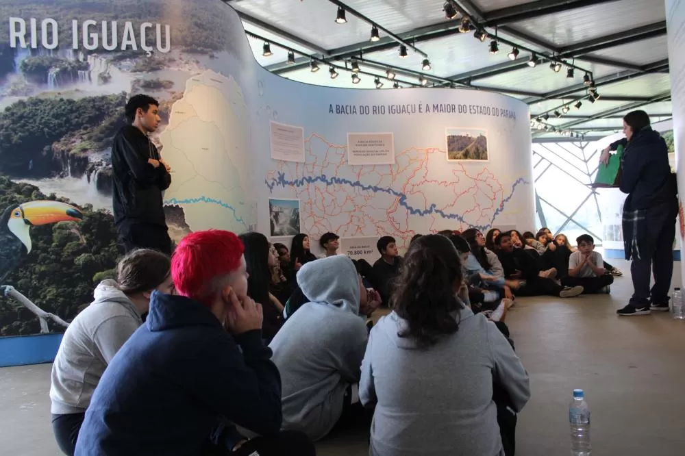 Dia Mundial da Água destaca projetos de educação ambiental em escolas do Paraná Dia Mundial da Água: projetos de educação ambiental ganham força nas escolas do Paraná Foto: Colégio Estadual Leôncio Correia