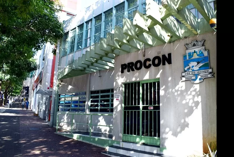 A orientação aos consumidores é que realizem pesquisa de preços antes de abastecer. Denúncias podem ser registradas por meio do site da Prefeitura, na aba do Procon.