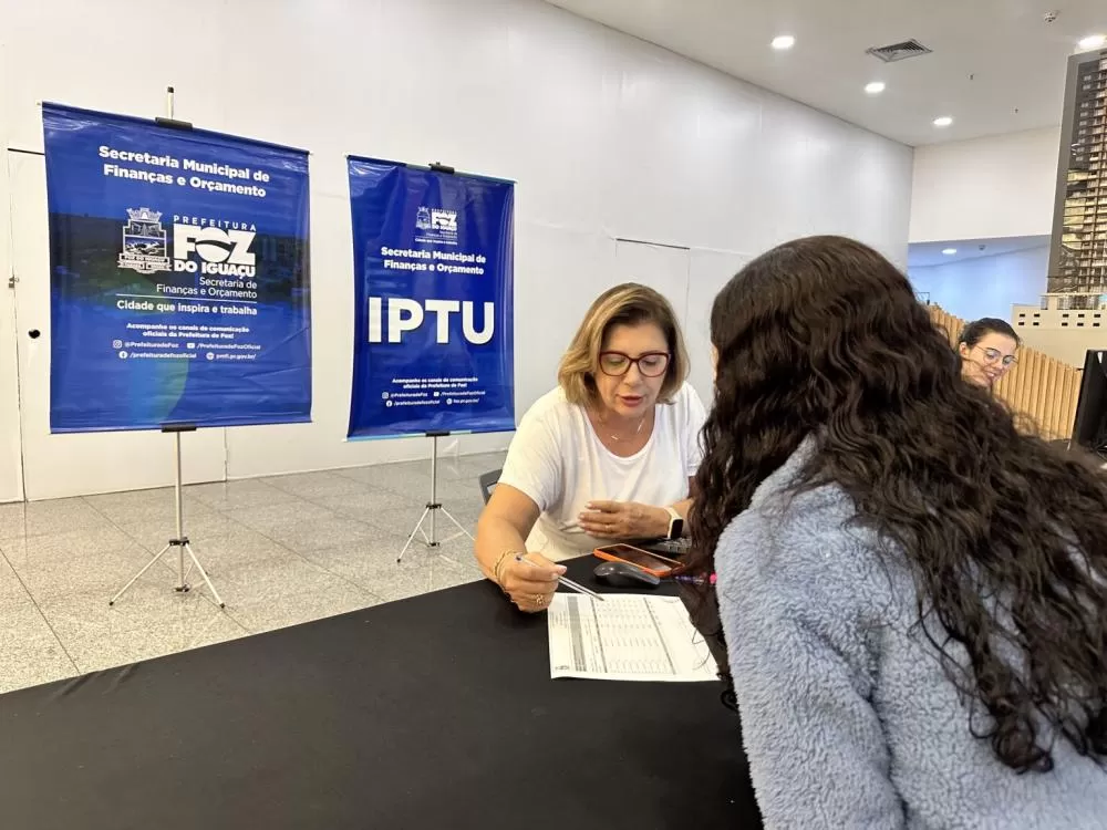 A Secretaria Municipal de Finanças e Orçamento fez, neste fim de semana, o 2º plantão para distribuição de carnês do IPTU 2026. Os atendimentos foram no Shoppings Catuaí Palladium.