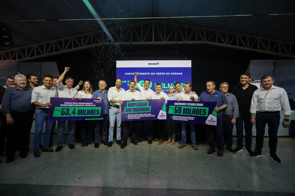 O governador Carlos Massa Ratinho Junior anuncia nesta quinta-feira (9) um pacote de investimentos para a modernização de rodovias na região Oeste, principalmente nas cidades lindeiras ao Lago de Itaipu Foto: Geraldo Bubniak/AEN