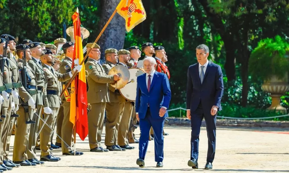 Lula alerta sobre risco de bets e big techs para famílias e democracia