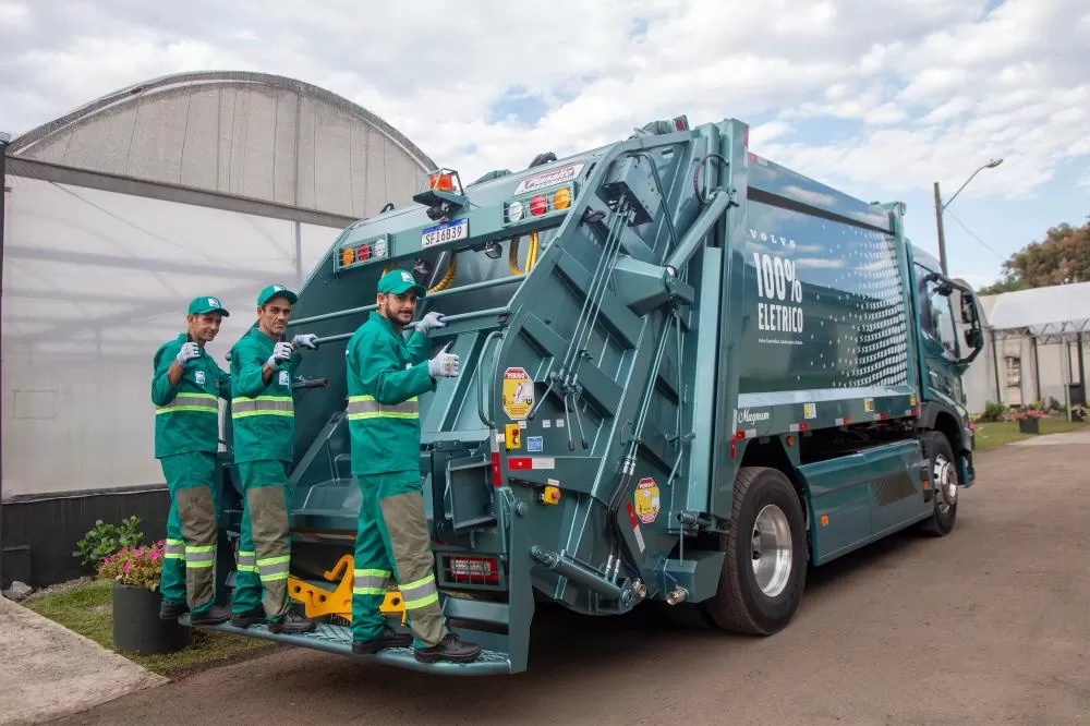 Com 98,9% dos domicílios urbanos atendidos, Paraná tem maior taxa de coleta de lixo do Brasil Foto: Ricardo Marajó/Prefeitura de Curitiba