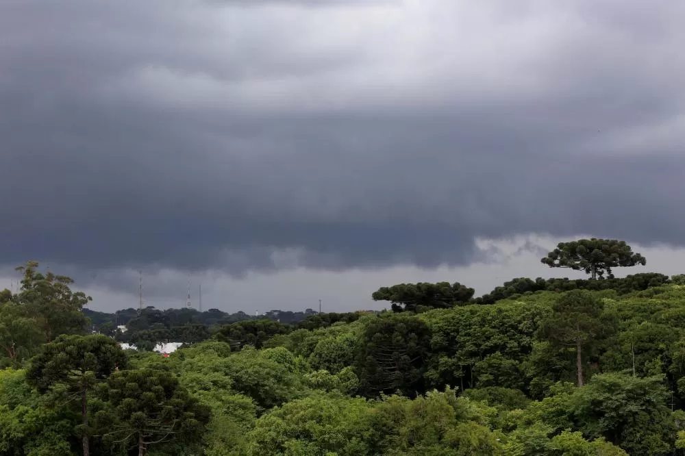 Chuva chega ao Oeste, Sudoeste e Centro-Sul do Paraná e amplitude térmica é destaque
